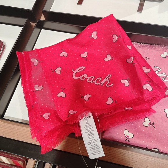 💯 NEW- Coach square silk scarf - RED - Picture 6 of 10